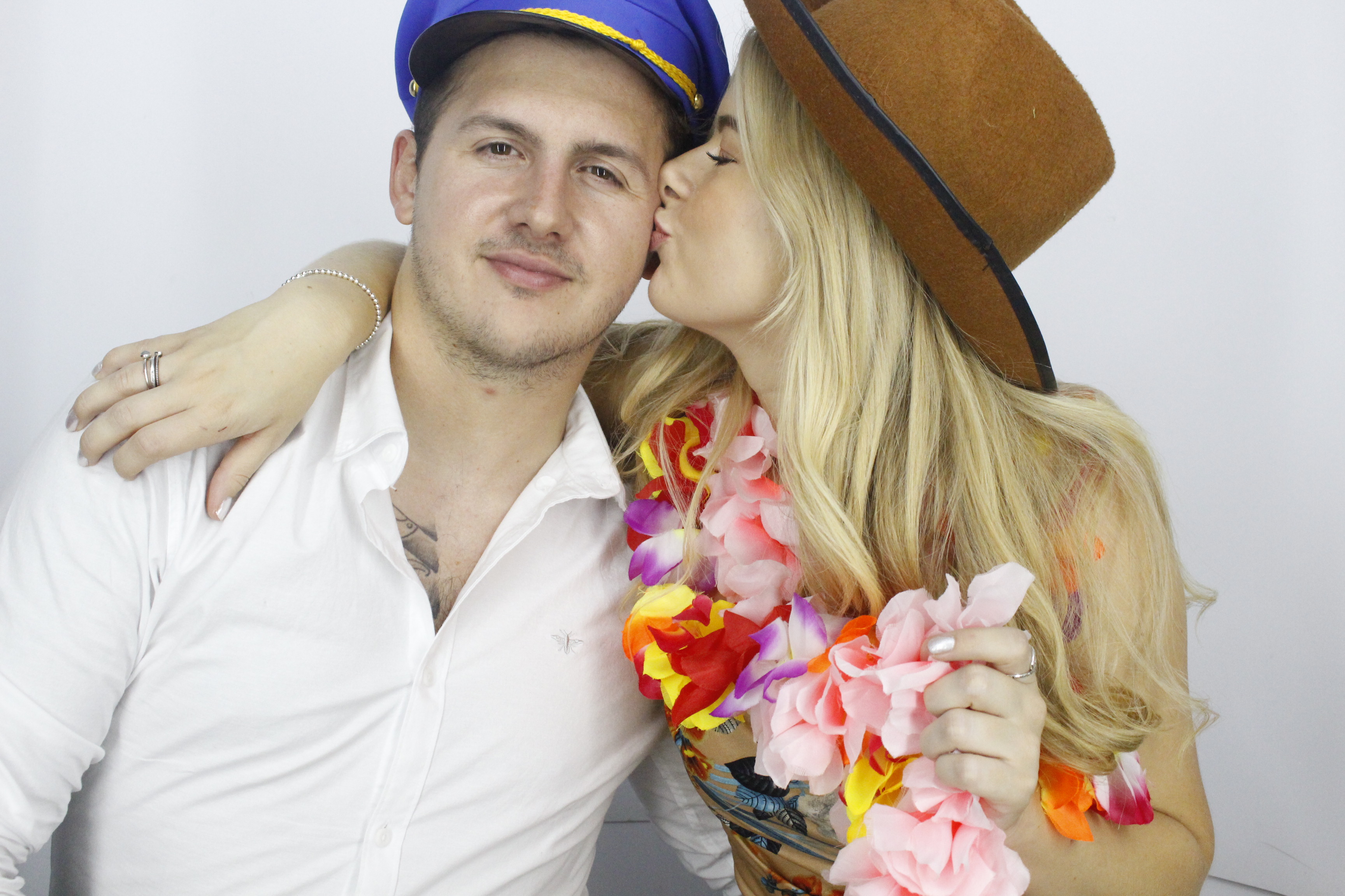 Sam & Rachel's Wedding | View more photos from the event at gallery.myphotoboothexperience.co.uk/u/MyPhotoBoothExperienceLtd/Sam-Rachels-Wedding